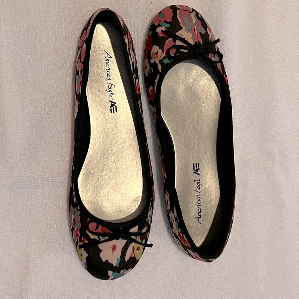 American Eagle Outfitters Floral Flats